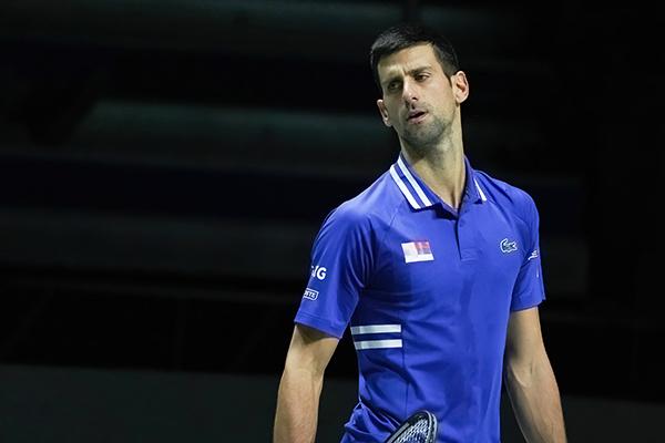 在她轻描淡 在她轻描淡